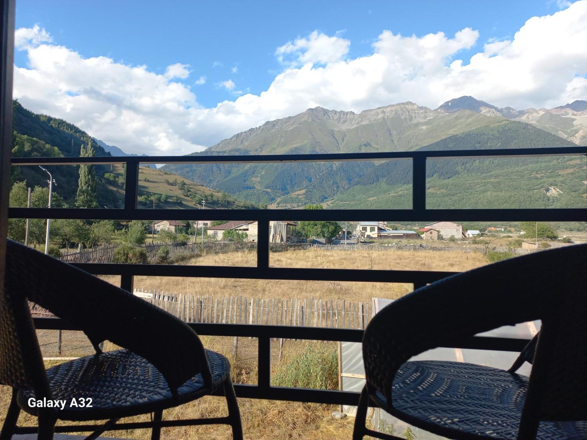 Ninama Hotel Mestia Cameră foto